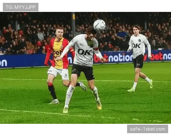 荷甲阿尔克马尔控球率占优，传球成功率体现技术流打法特点