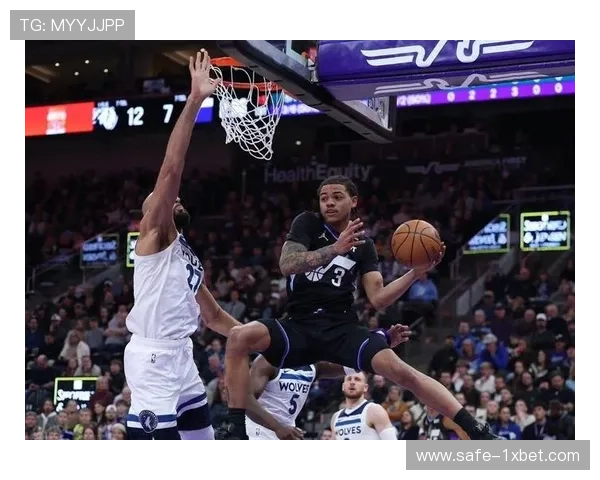 爵士年轻核心乔治36分空砍 判罚争议中球员个人表现价值